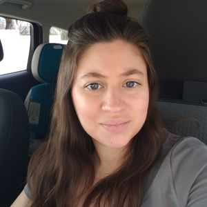 Meet your Posher, Lauren